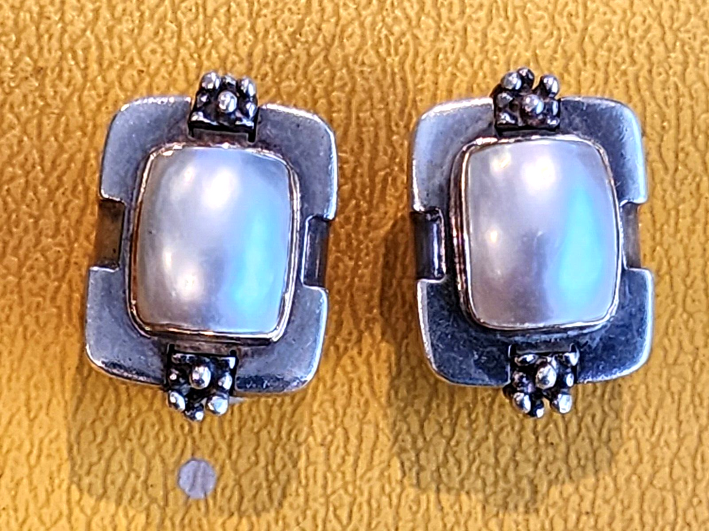 Modernist Michael Dawkins Sterling Silver 925 Clip On Earrings Mother of Pearl