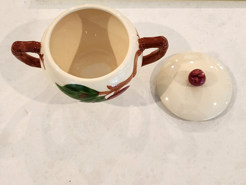 Vintage Franciscan Apple Sugar Bowl and Lid USA made 3 1/2"