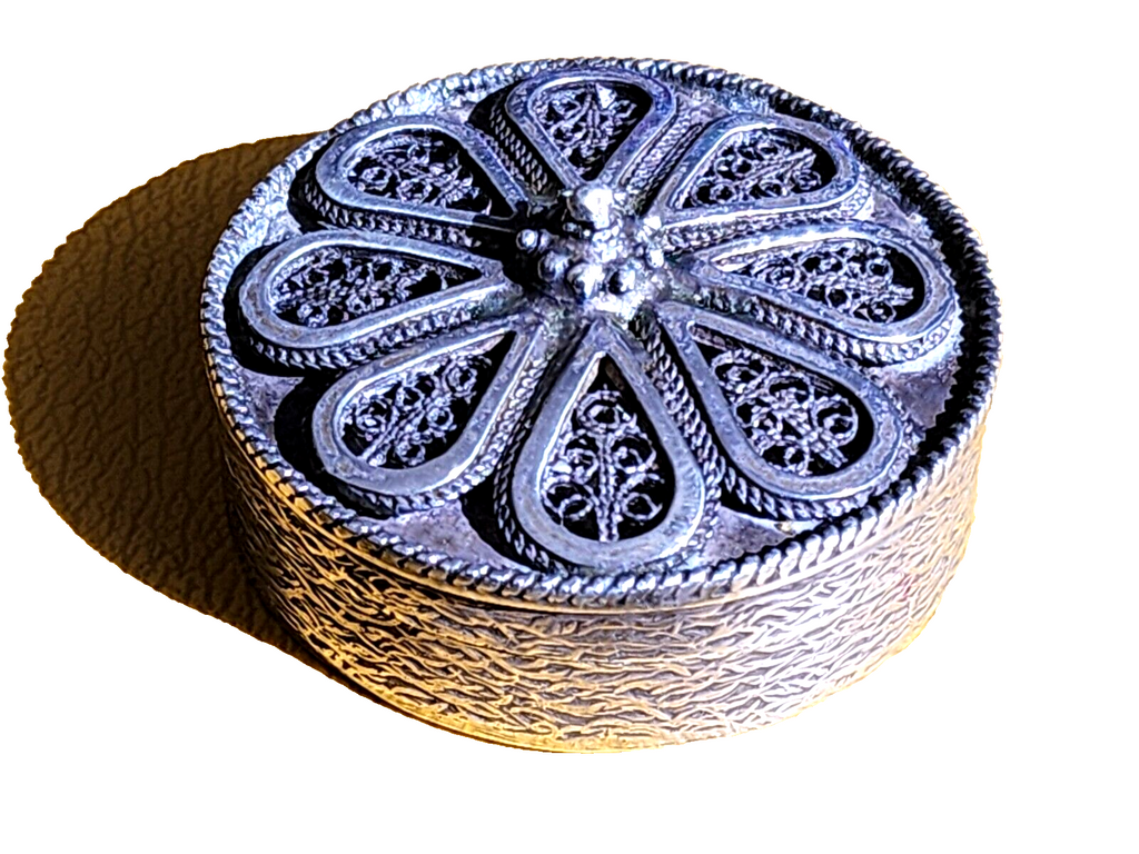 Vintage Small Round Filigree Pill Box 925 Sterling Silver