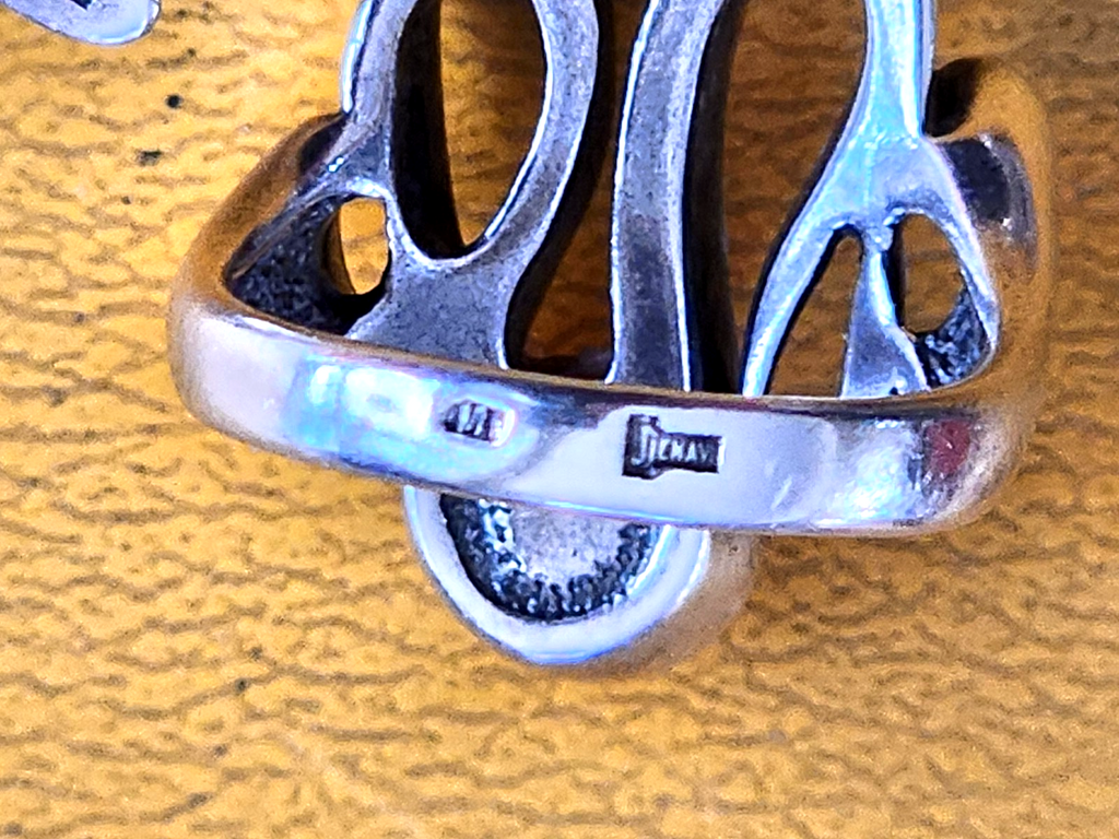 Jenavi Designer Ring Made of Sterling Silver with Coral