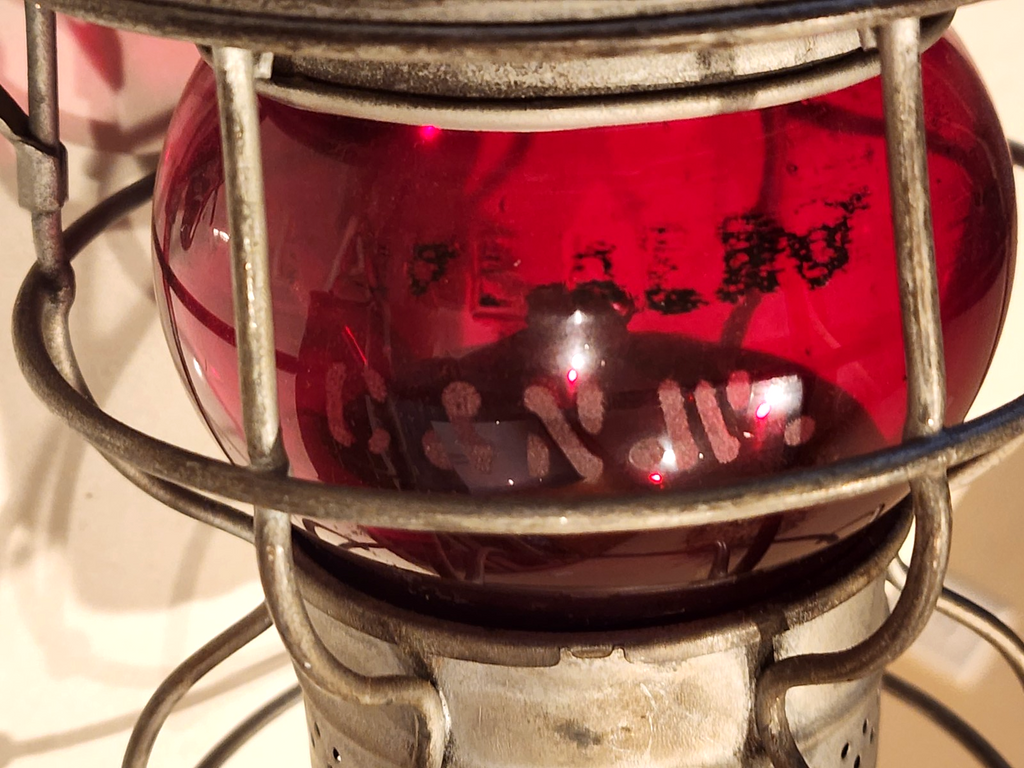 ADAMS & WESTLAKE CO NY-CHICAGO-PHILA ADLAKE  #250 KERO RR LANTERN RED GLOBE