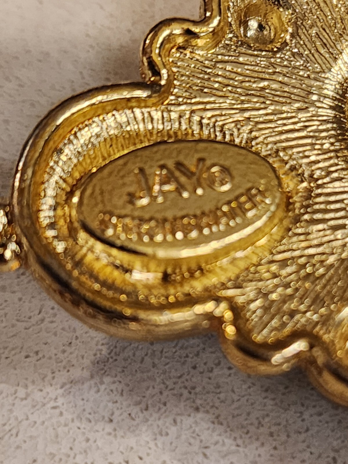 Jay Strongwater Gold Tone Scarf Brooch Pendant, Holiday Christmas Festive