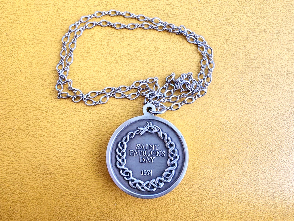 Saint Patricks Day Decorations 1974 Pendant Sterling Silver Wight 38.1g